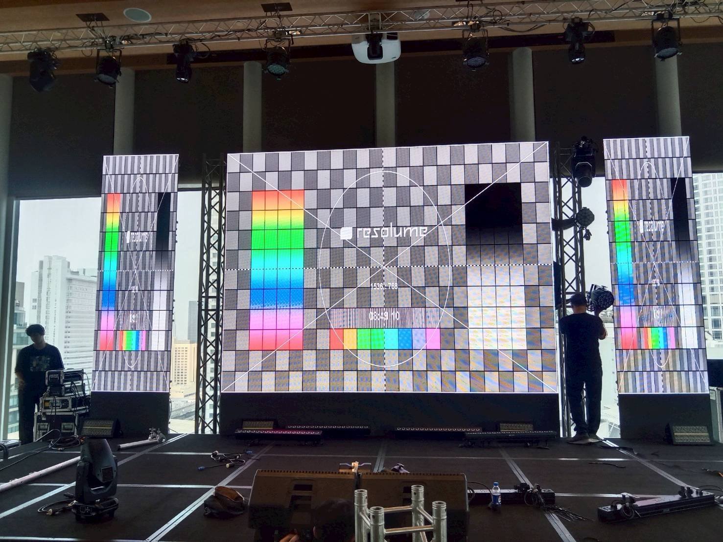 LED (10)